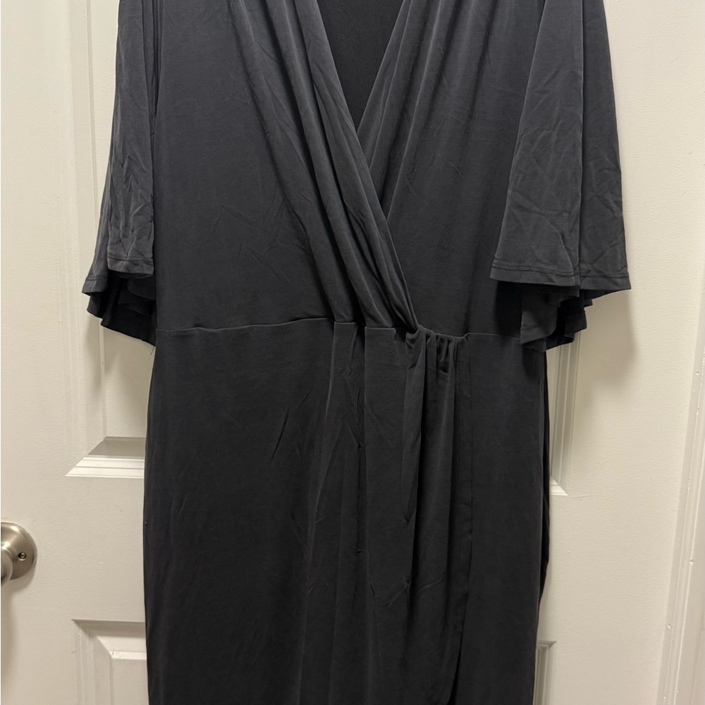 Lulu's Classic Black Top